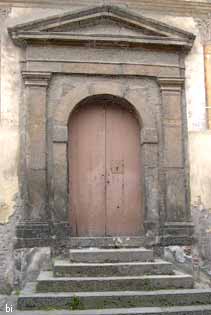 Bronte, Chiesa di San Sebastiano, portale
