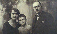 Salvatore Longhitano (1888) con la moglie ed il figlio Ercole