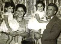 Salvatore Di Bella (Sam) con moglie e figlie, in Australia 