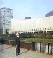 Peppino Camuto davanti all’ONU Building