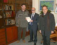 I proff. Attilio e Gino Pisan con il sindaco Firrarello